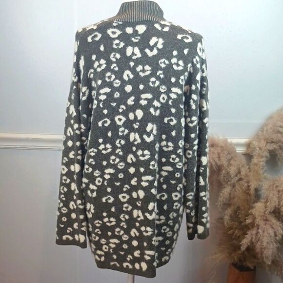 Gibson * Latimer Women' army green leopard print open front sweater/cardigan (S) - Picture 7 of 12